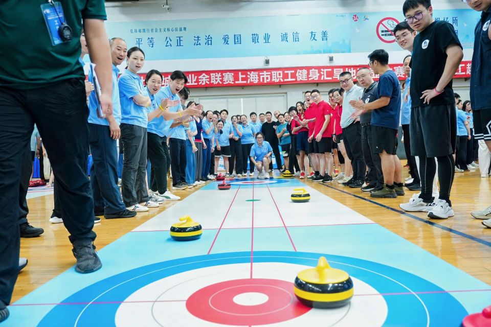 区税务局等, 瞿煌俊