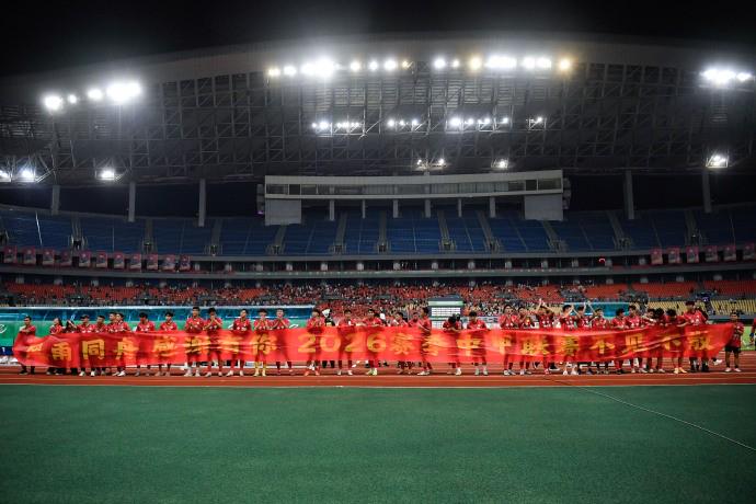 对于球队来, 协力