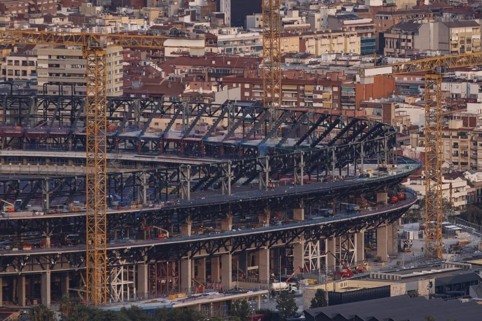 日在该球场, 场进行比赛, 量开放球场 日在该球场, 场进行比赛, 量开放球场