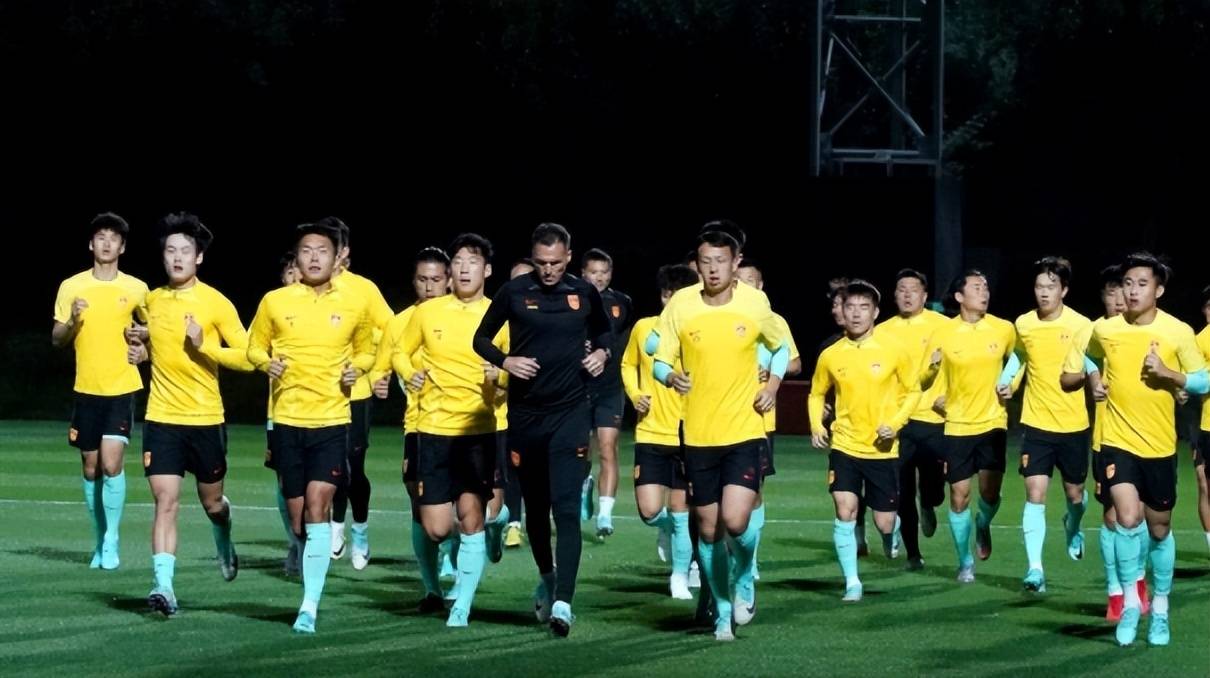 国足将在, 球迷们不禁 国足将在, 球迷们不禁